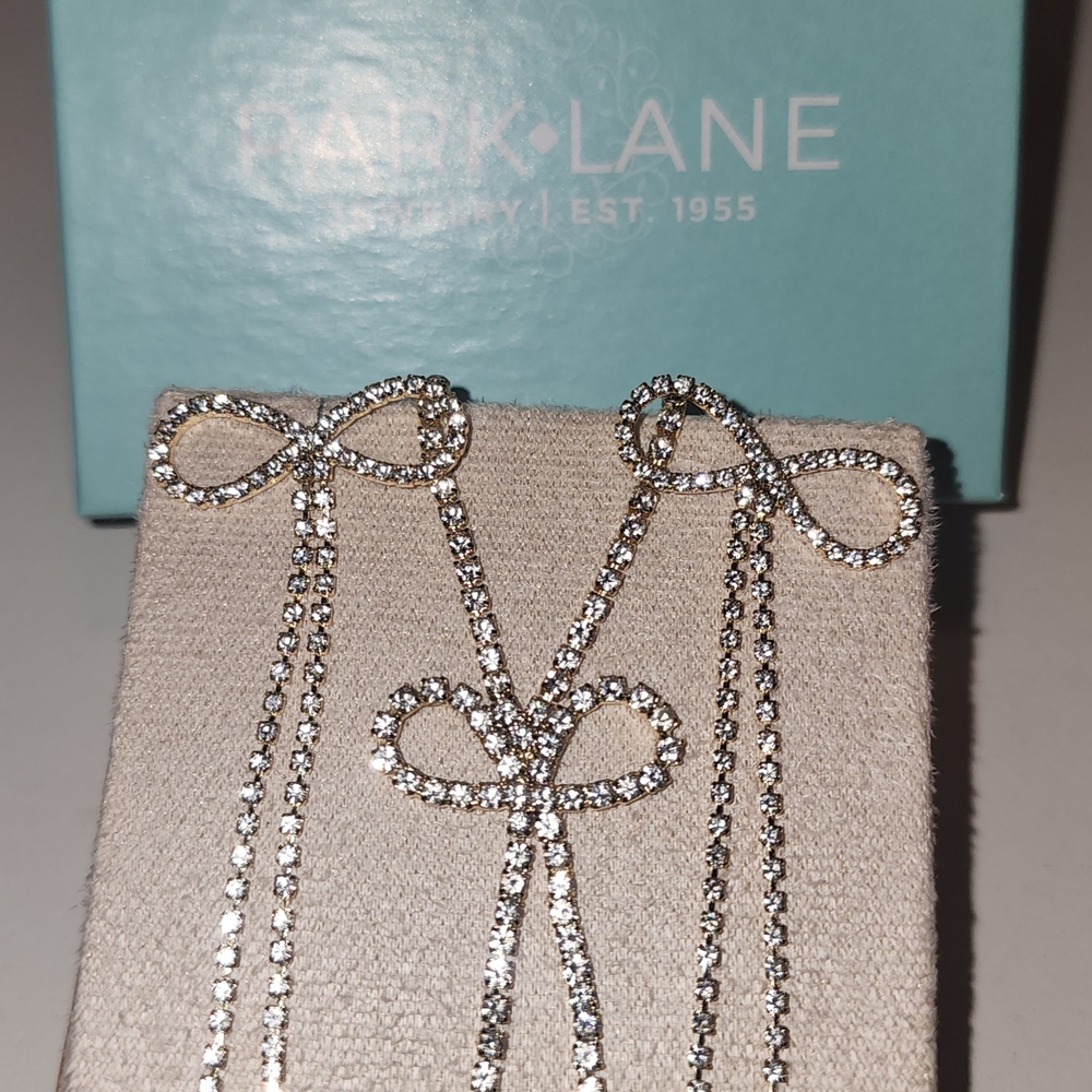 Park Lane Santa Baby  Silver Bow Earrings And Necklace Set